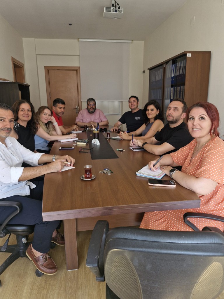 MERSİN ÜNİVERSİTESİ SOSYAL BİLİMLER MESLEK YÜKSEKOKULU’NDA BÖLÜM BAŞKANLARI TOPLANTISI GERÇEKLEŞTİRİLDİ detayı için tıklayınız